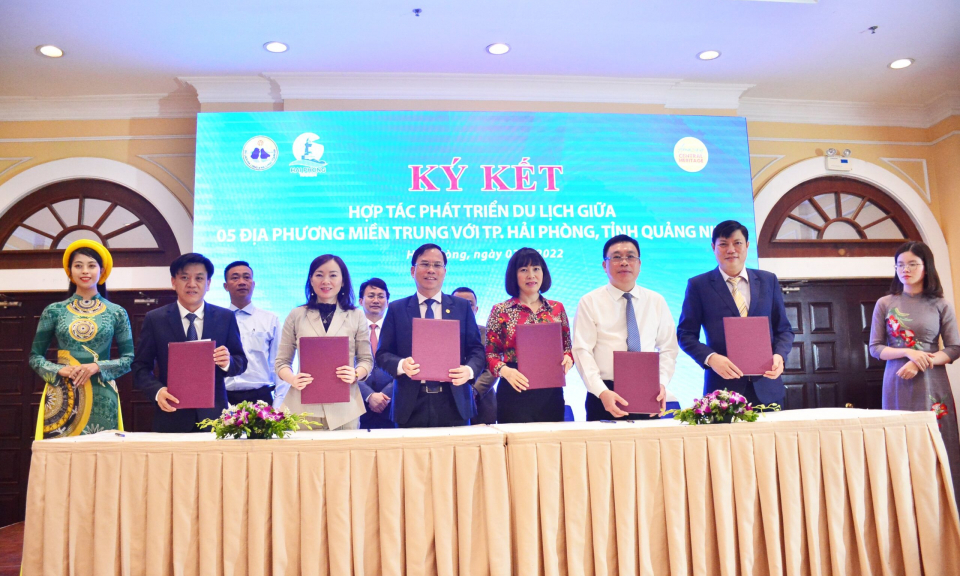 Hội nghị hợp tác phát triển du lịch giữa Quảng Ninh, Hải Phòng và 5 tỉnh miền Trung