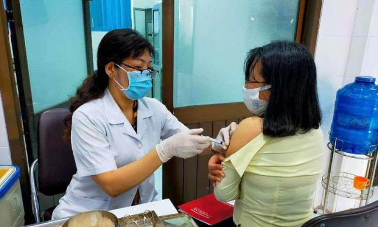 Số mắc COVID-19 tăng nhiều ở nhóm chưa tiêm vắc xin