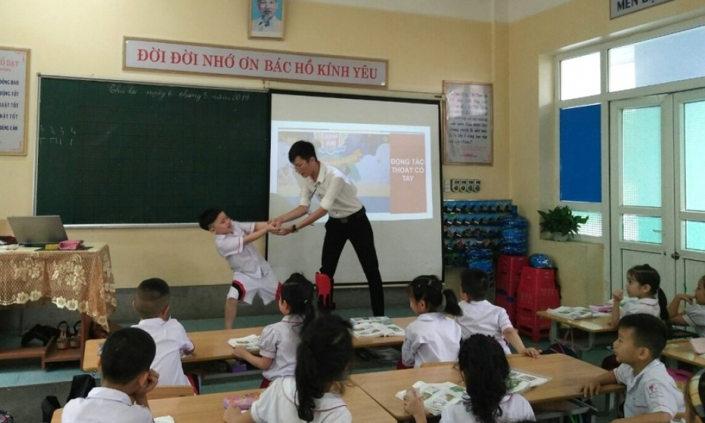Phòng chống xâm hại trẻ em