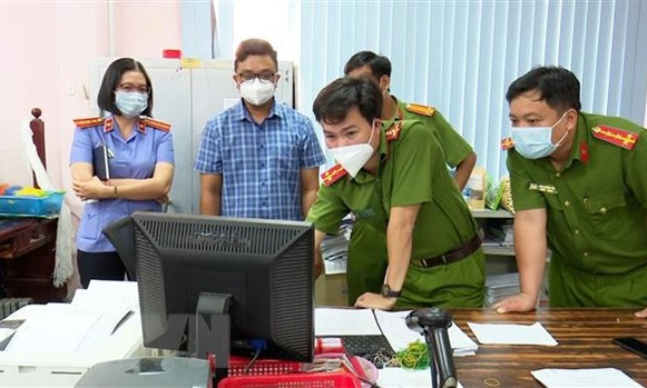 Khởi tố, bắt giam hai đối tượng tham ô tài sản tại Agribank An Giang