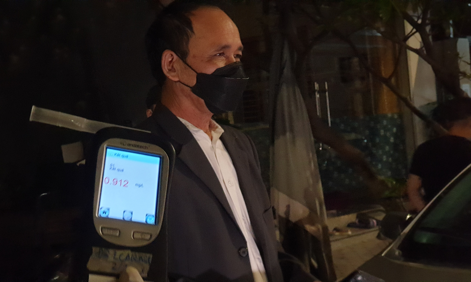 Xử lý nghiêm lái xe không chấp hành kiểm tra nồng độ cồn