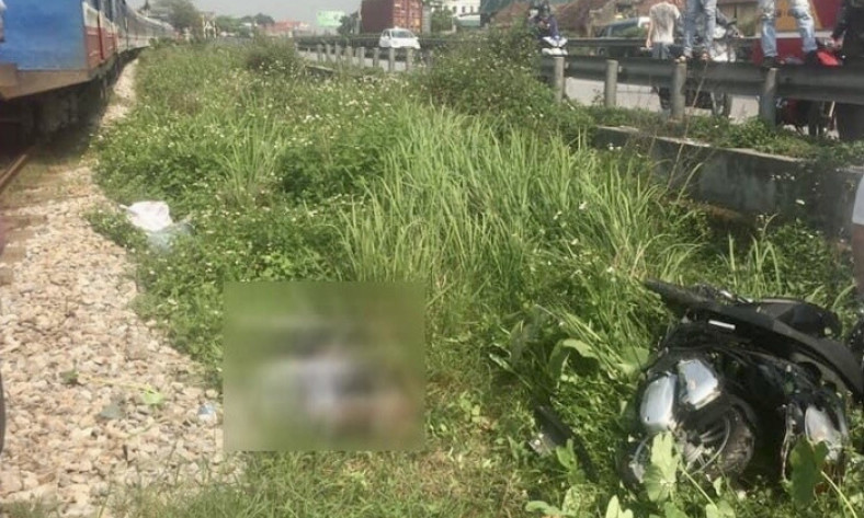 Băng qua đường sắt, người đàn ông bị tàu hỏa đâm tử vong