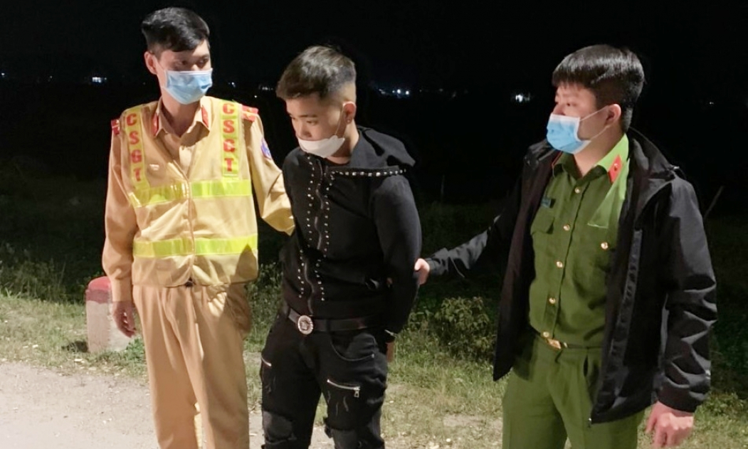 Kịp thời ngăn chặn nhóm thanh thiếu niên dùng dao “phóng lợn” giải quyết mâu thuẫn