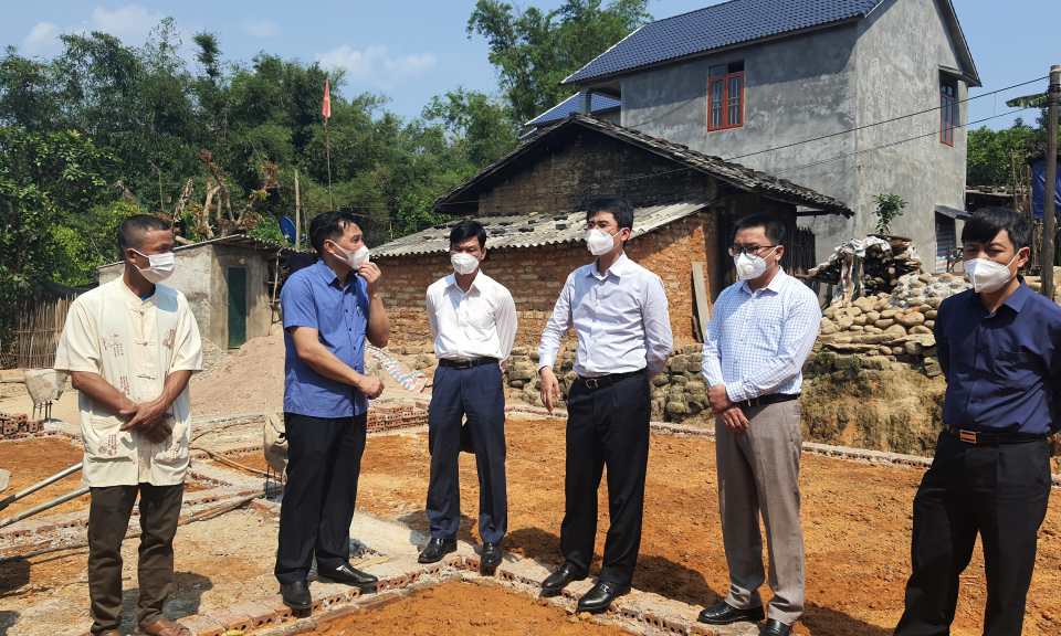 Phó Chủ tịch UBND tỉnh Phạm Văn Thành kiểm tra tình hình xây dựng Nông thôn mới tại huyện Bình Liêu