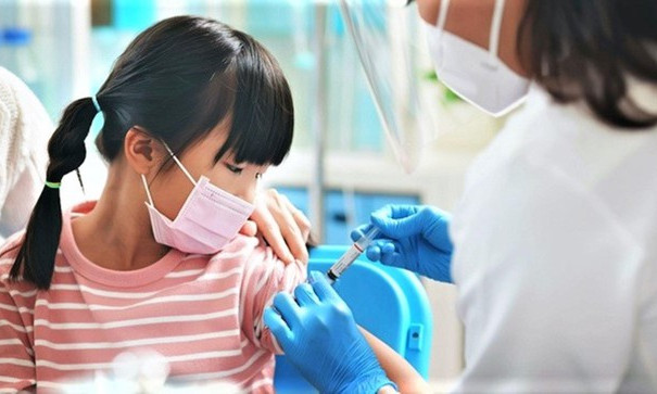 Bắt buộc cơ sở tiêm vắc xin cho trẻ phải kí số