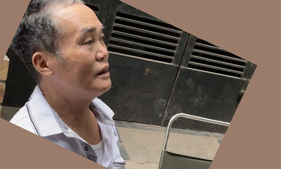 Vết máu dính trên chiếc áo tố cáo gã chồng là kẻ sát hại vợ