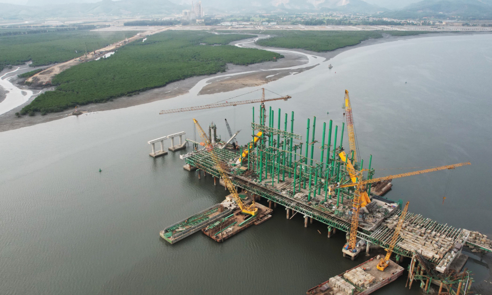 Cầu Cửa Lục 3 tăng tốc thi công