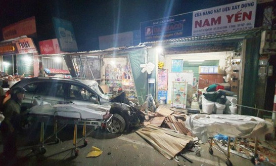 Báo động tai nạn giao thông thảm khốc do nổ lốp ô tô