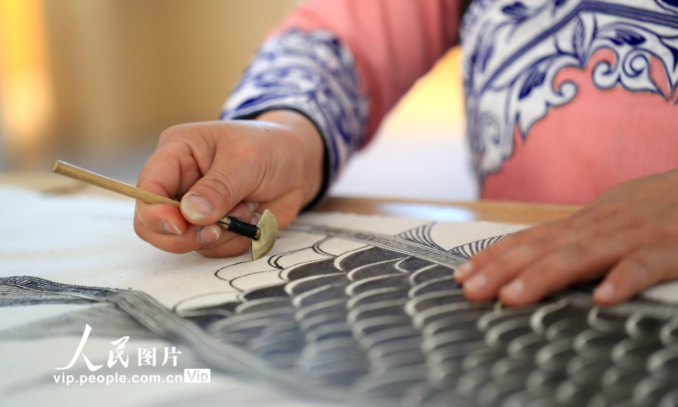 贵州榕江：“指尖技艺”变“指尖经济”