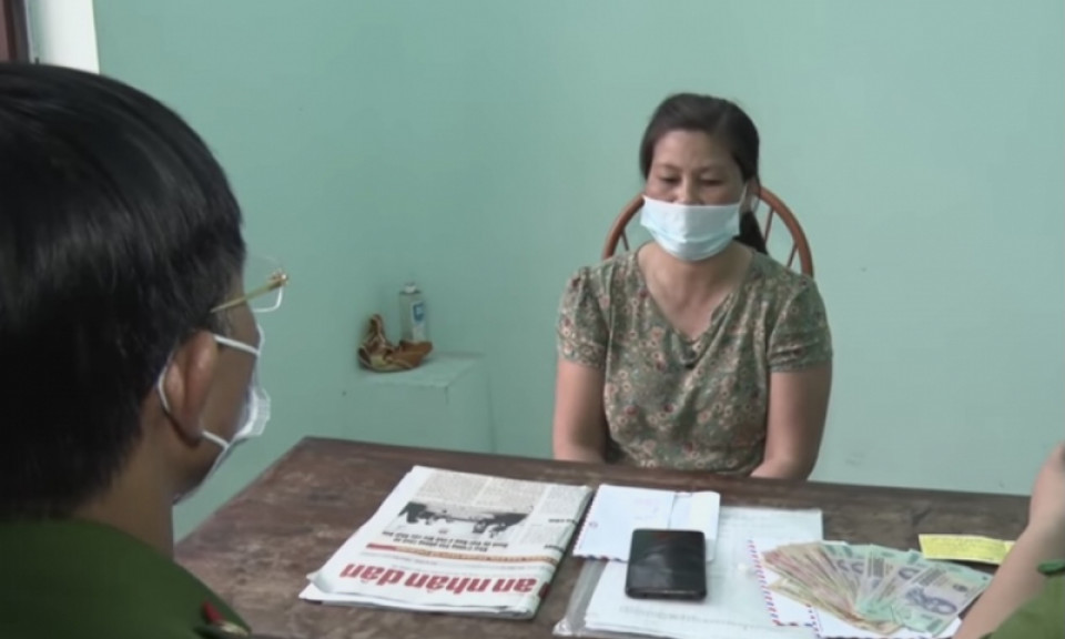 Bán men thông bể phốt nhưng đội lốt cán bộ để lừa đảo hỗ trợ COVID-19
