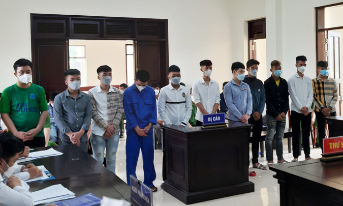 Đua xe mừng sinh nhật, 12 người lĩnh án