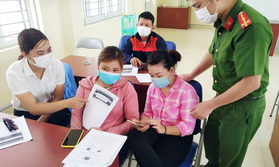 Công an xã Tiền Phong: Chủ động triển khai đăng ký tài khoản định danh điện tử
