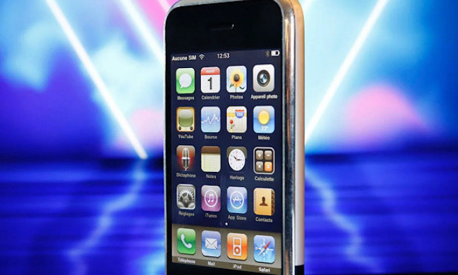 Apple đã khiến thế giới thay đổi như thế nào với iPhone?