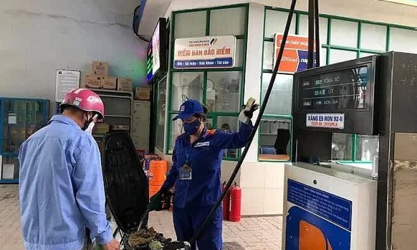 Giảm sức ép giá xăng dầu