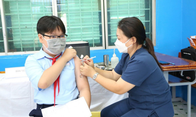 Không nên cho trẻ vận động mạnh sau tiêm vaccine COVID-19 3 ngày