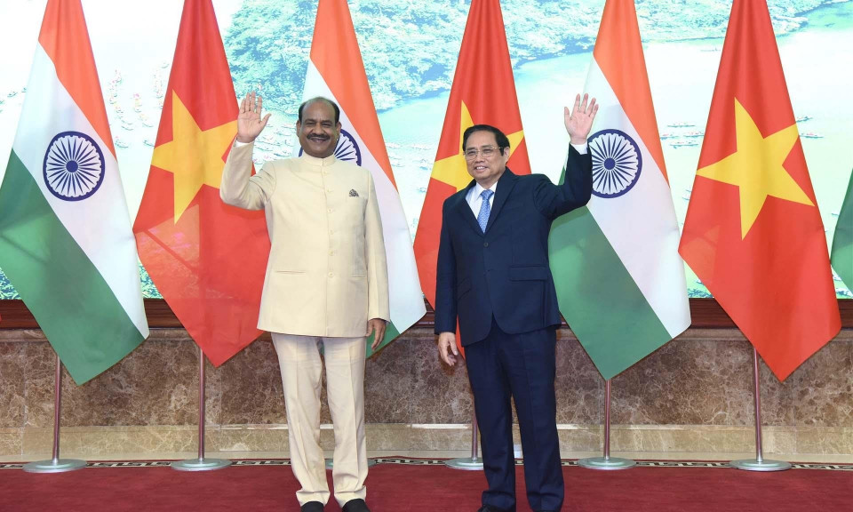 Prime Minister asks India to further promote bilateral trade