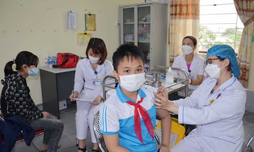 Quảng Ninh: Đồng loạt tiêm chủng cho trẻ từ 5 đến dưới 12 tuổi tại 6 địa phương