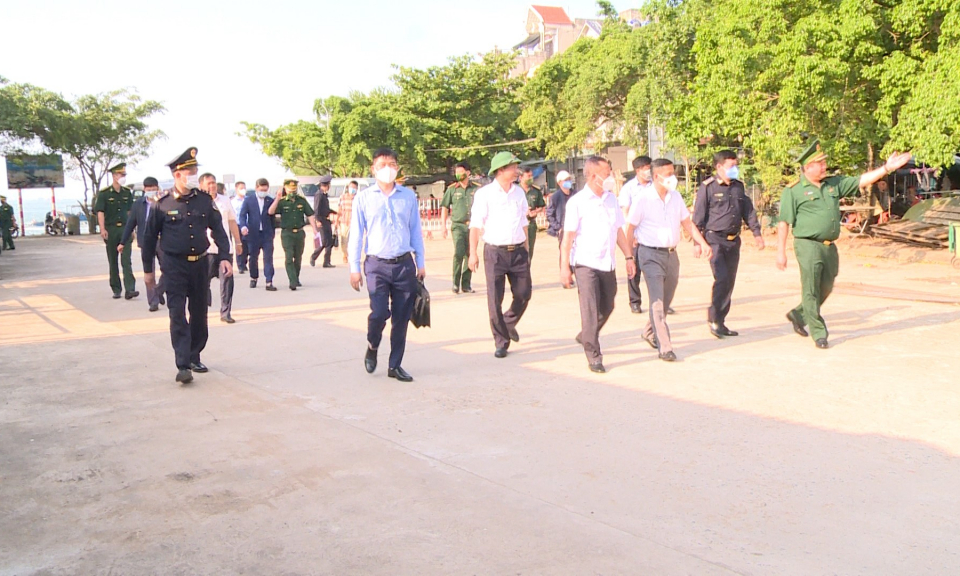 Đoàn công tác Ban Chỉ đạo 389 Quốc gia kiểm tra công tác phòng, chống buôn lậu, XNK tại Móng Cái