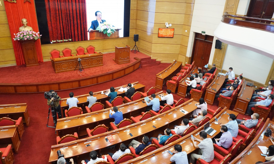 Quán triệt nội dung Kết luận, Quy định của Hội nghị lần thứ tư Ban Chấp hành Trung ương Đảng (Khóa XIII) 