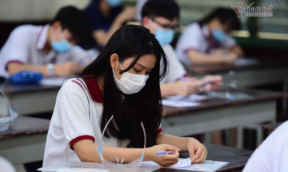 Một cô giáo tự nhận là người buộc học sinh viết cam kết không thi lớp 10