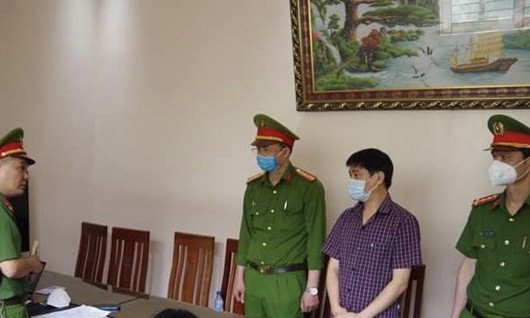 Bắt Phó Giám đốc công ty khai thác khoáng sản trái phép
