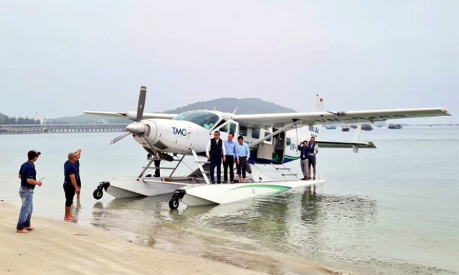 Quảng Ninh considers seaplane route to Cô Tô island