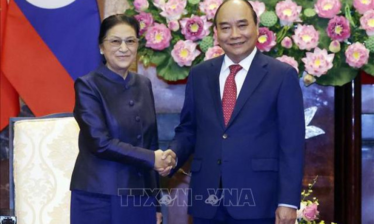 Chủ tịch nước Nguyễn Xuân Phúc tiếp xã giao Phó Chủ tịch nước Lào