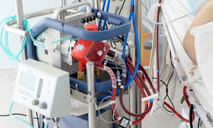 Nguy kịch sau tiêm filler ngực và mặt