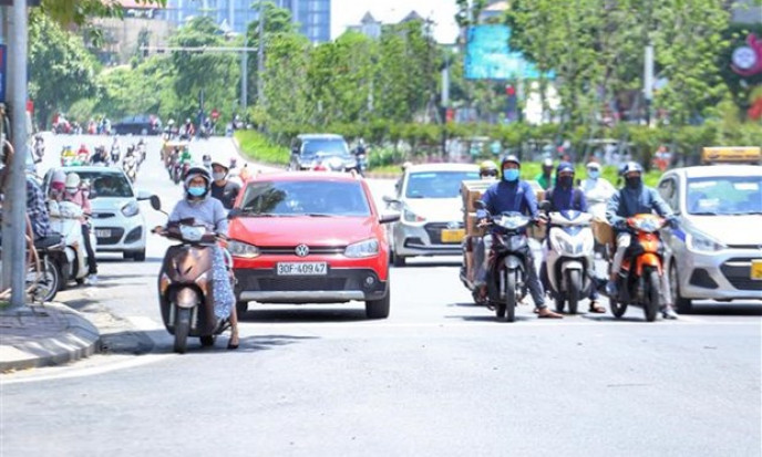 Đông Bắc Bộ có mây, ngày nắng, chiều tối và đêm có mưa rào và dông vài nơi