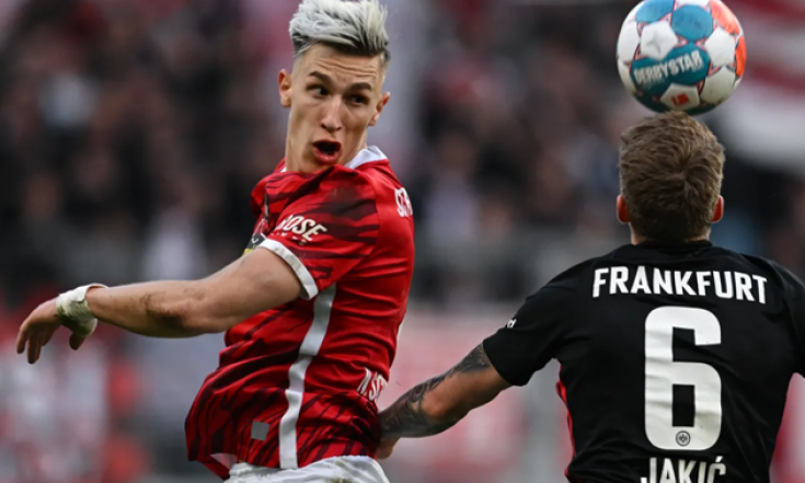 Cầu thủ từ chối lương cao hơn ở Bayern, gia nhập Dortmund