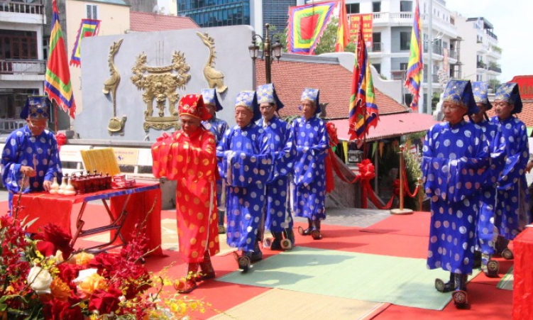 Tran Quoc Nghien Temple Festival opens in Ha Long city