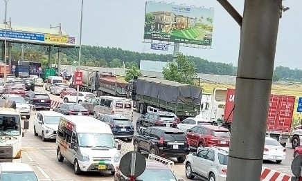 Xả trạm thu phí T2 trên QL51 ngay sáng đầu tiên kỳ nghỉ lễ 30/4-1/5
