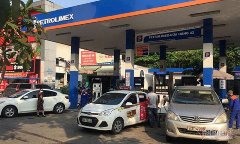 Giá xăng dầu tiếp tục tăng, ngày đầu tiên sau kỳ nghỉ lễ đón tin đáng lo