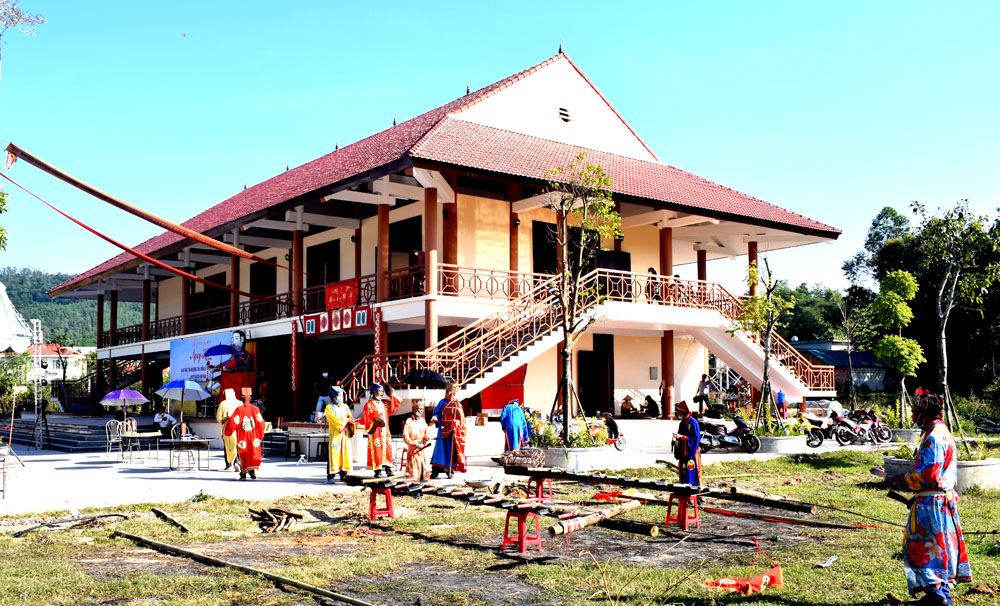 Trung tâm văn hóa thể thao kết hợp với nhà truyền thống Sán Dìu tại xã Bình Dân đi vào hoạt động từ đầu năm 2021.