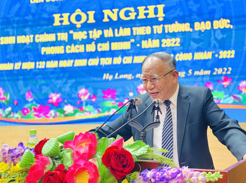 Giáo sư, Tiến sĩ Hoàng Chí Bảo ôn lại những kỷ niệm về Bác Hồ với CNLĐ vùng mỏ Quảng Ninh.