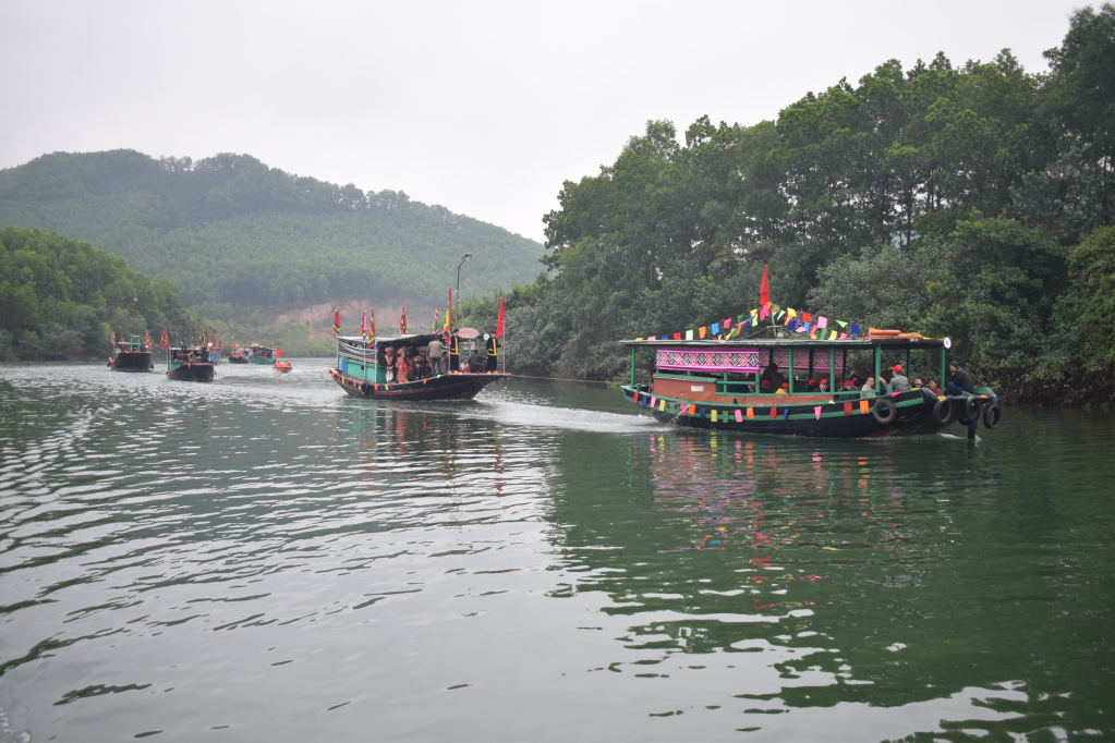 Lễ hội tái hiện hành trình vượt biển của thủy tổ Bàn Vương đưa con cháu đi khai phá vùng đất mới