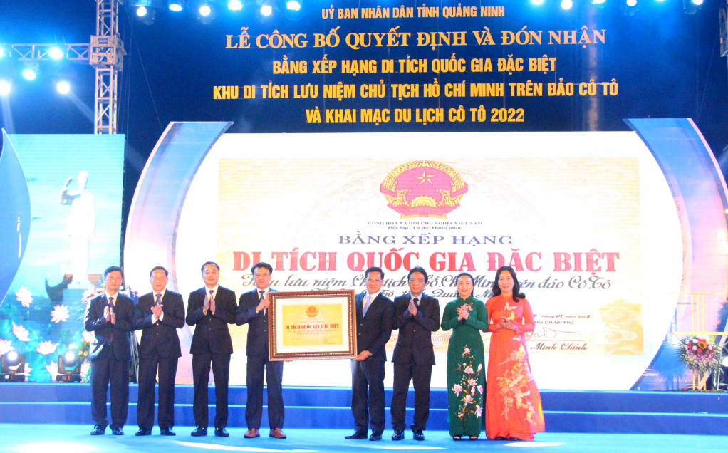 Huyện Cô Tô đón nhận Bằng xếp hạng Di tích quốc gia đặc biệt  Khu lưu niệm Chủ tịch Hồ Chí Minh trên đảo Cô Tô.