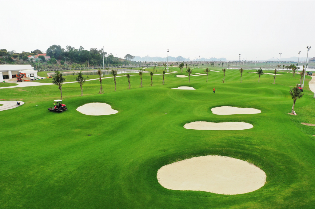 Tuan Chau Golf Course