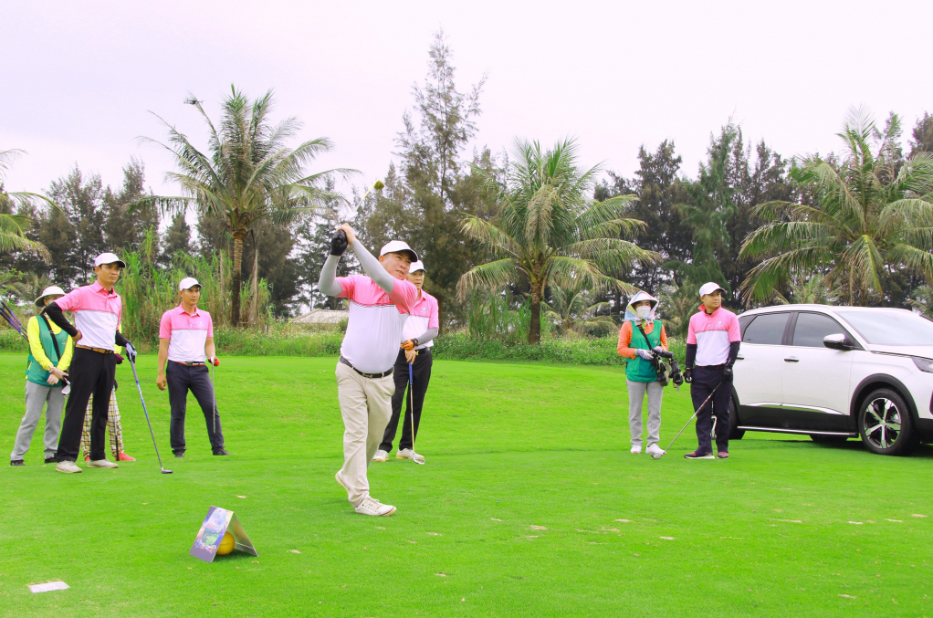 Giải Golf Móng Cái mở rộng tổ chức tháng 4/2022. Ảnh: Phạm Học