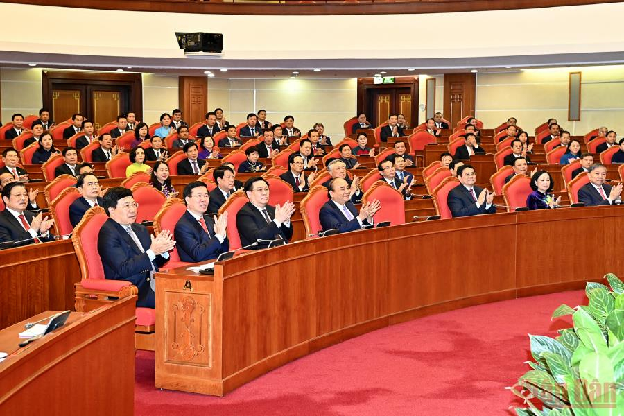 Các đồng chí lãnh đạo Đảng, Nhà nước và các đại biểu tại phiên bế mạc Hội nghị. (Ảnh: ĐĂNG KHOA)
