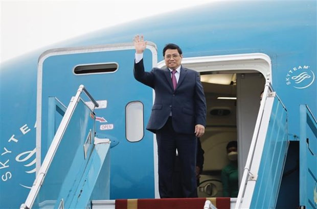 Prime Minister leaves Hanoi for US to attend ASEAN-US summit hinh anh 1