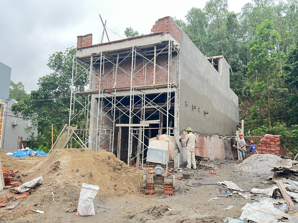Ngôi nhà của anh Lương Mạnh Thường đang được xây dựng, dự kiến tháng 6 tới sẽ hoàn thành.