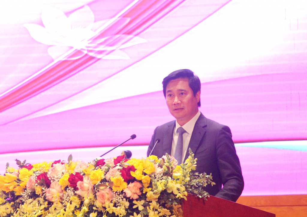 Đồng chí Nguyễn Tường Văn, Phó Bí thư Tỉnh ủy, Chủ tịch UBND tỉnh, phát biểu kết luận hội nghị.