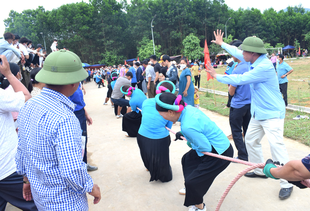 Kéo co thể hiện sức mạnh tập thể giữa các thôn của xã Hải Sơn