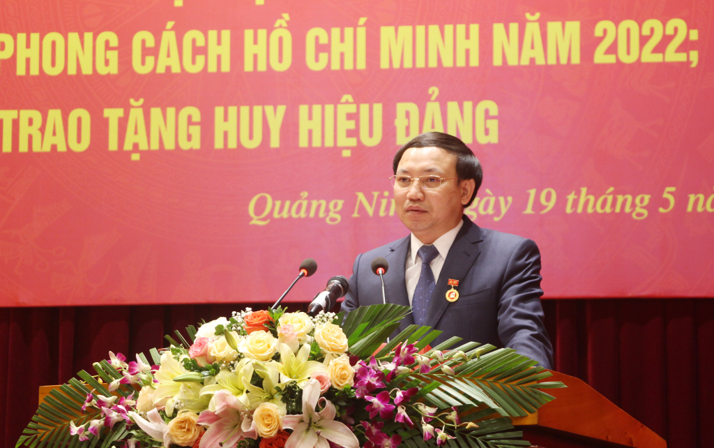 Đồng chí Nguyễn Xuân Ký, Ủy viên Trung ương Đảng, Bí thư Tỉnh ủy, Chủ tịch HĐND tỉnh phát biểu tại hội nghị.