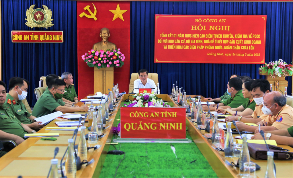 PTC UBND Tỉnh Bùi Văng Khắng dự Hội nghị tại điểm cầu Quảng Ninh.