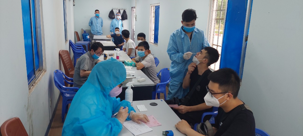 TP Móng Cái thực hiện test nhanh Covid-19 đối với toàn bộ người vào khu vực cửa khẩu, lối mở để thiết lập 