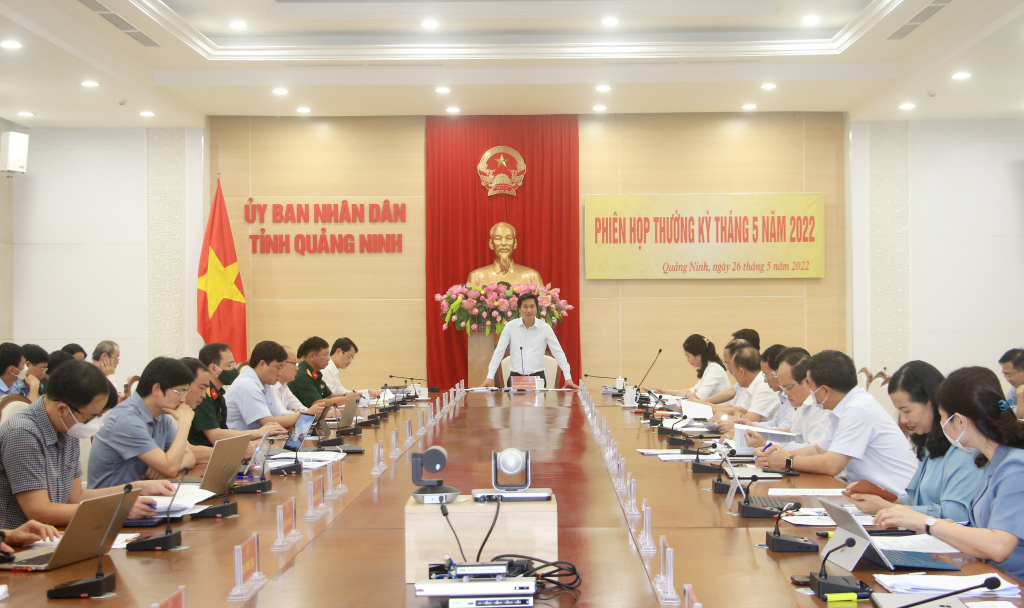 Đồng chí Nguyễn Tường Văn, Phó Bí thư Tỉnh ủy, Chủ tịch UBND tỉnh, chủ trì phiên họp.