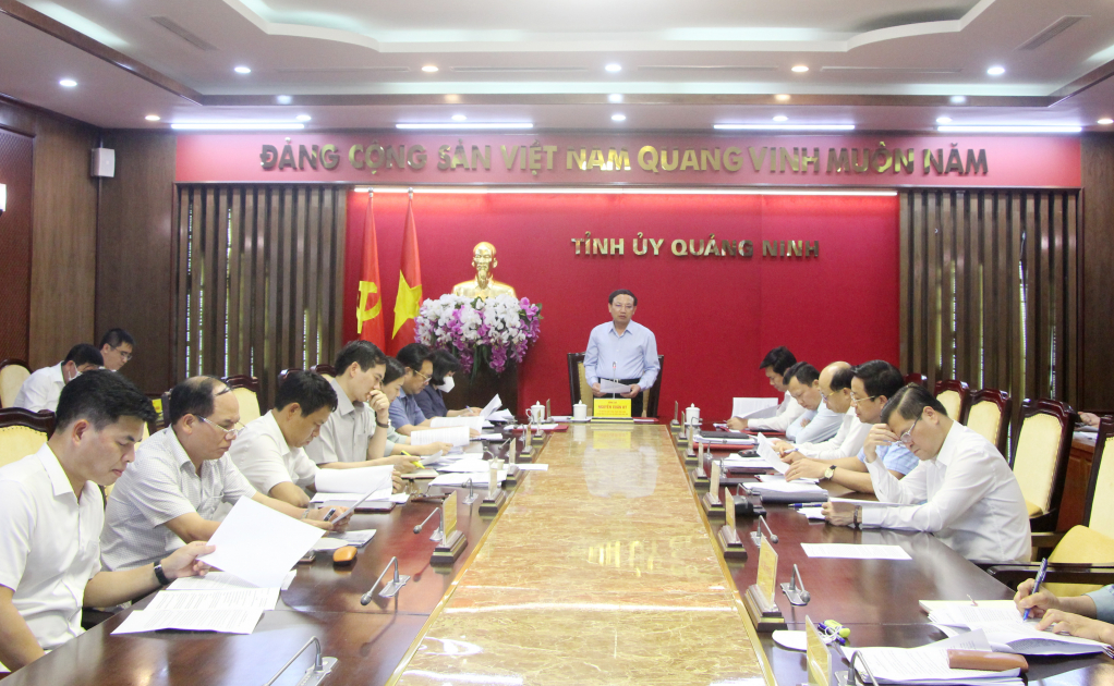 Thường trực Tỉnh ủy họp giao ban tuần để nghe và cho ý kiến nhiều nội dung quan trọng.