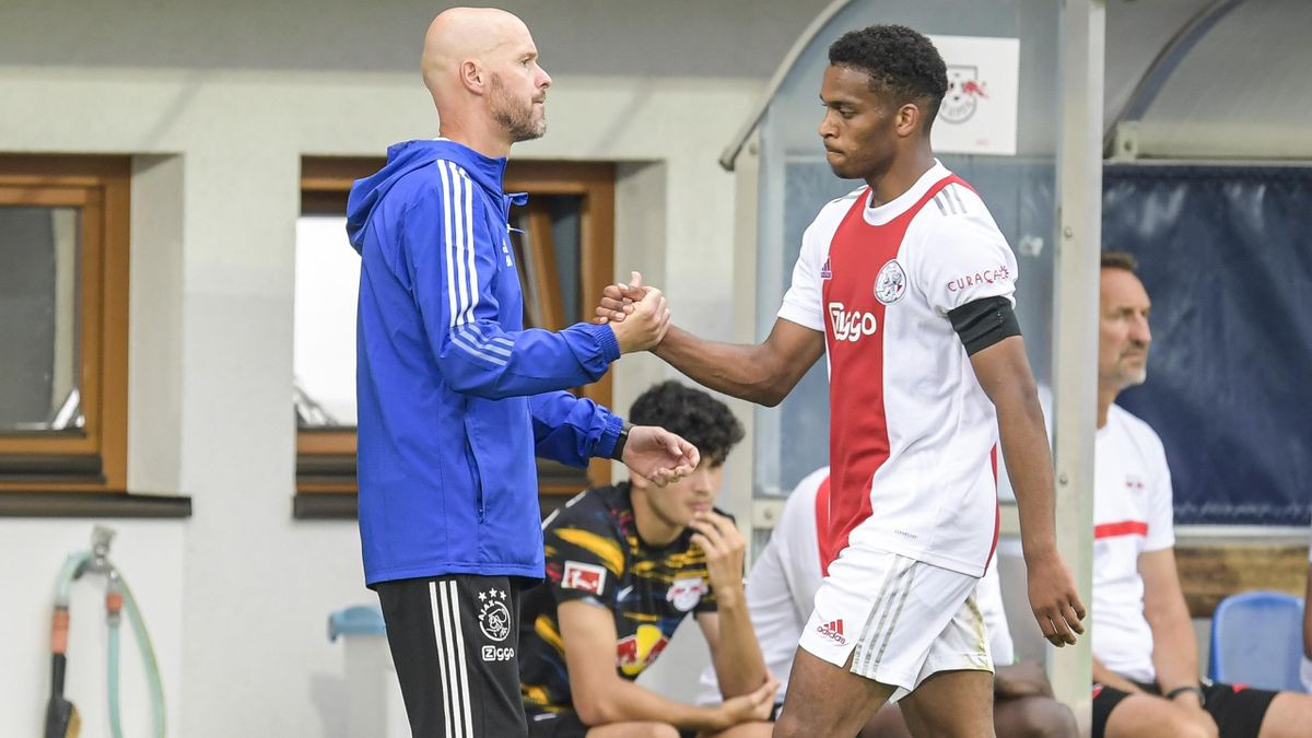 Ajax star’s agent ‘spotted’ at Manchester United’s London offices as Erik ten Hag plots reunion - Bóng Đá